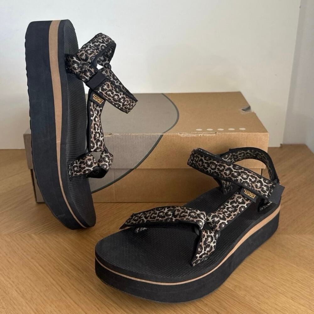 Teva Leopard Print Women Platform Strap Sandals- SZ 9